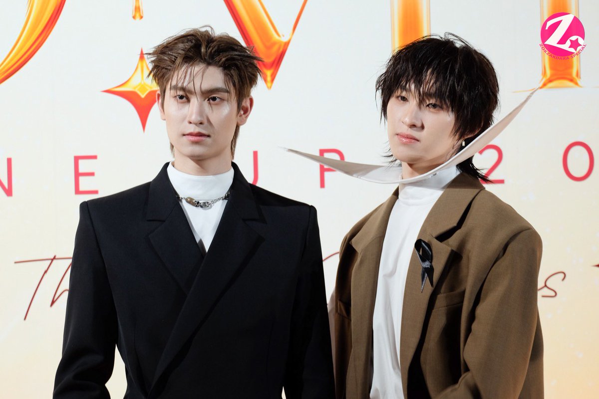 Zokzakdara2's tweet photo. "โทมัส-ก้อง" ร่วมเดิน GOLDEN AMBER CARPET ในงาน "DMD LINE UP 2026 : 𝗧𝗛𝗘 𝗥𝗜𝗦𝗘 𝗖𝗢𝗡𝗧𝗜𝗡𝗨𝗘𝗦" 

DMD THE RISE CONTINUES
THOMASKONG NEW CHAPTER

#DMDLINEUP2026
#RiseWithTMK2026
#thomaskong #โทมัสก้อง
#tthomastc #kongjiro https://t.co/tyvVWeftdl