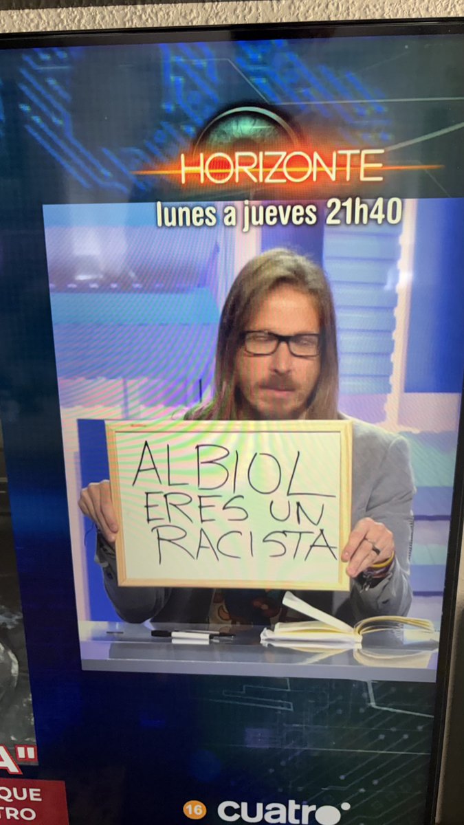 TomasFTerrados's tweet photo. Existe mejor foto para definir lo que es un gilipollas? https://t.co/NUfGTcsWSS