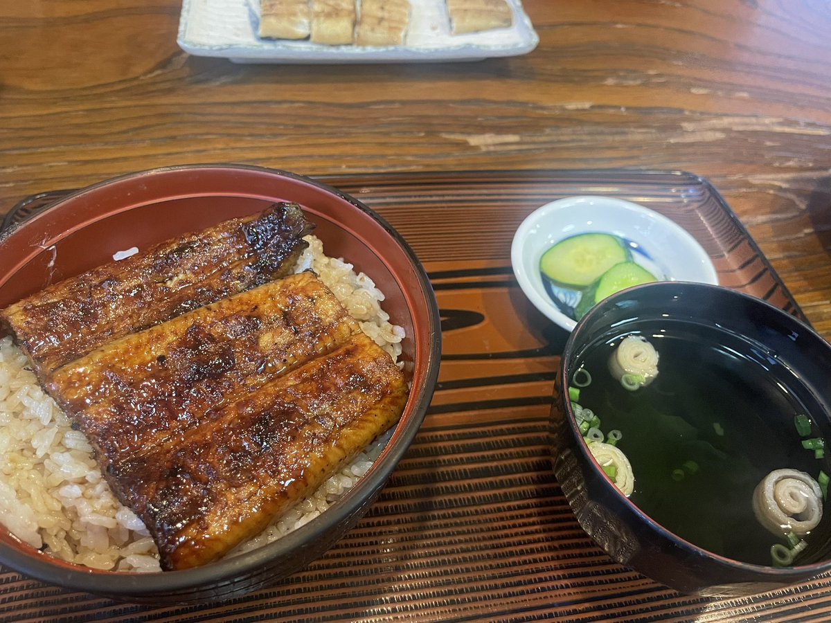 バチョン tweet media