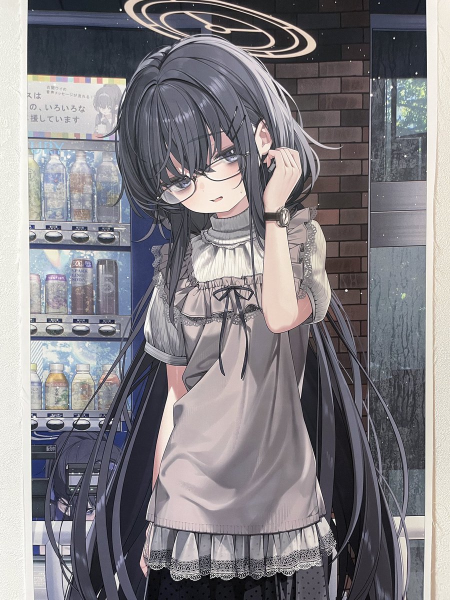 yoru_uyo's tweet photo. 165cmのウイの色校が届きました
見上げるデカさだよ…… https://t.co/uu0LLtIjLx