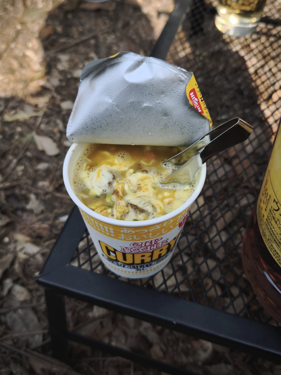 s_buzzcamp's tweet photo. キャンプ場で食うカップラーメンは…
ウマすぎ🍜
太るけどね https://t.co/qLLBFfKedf