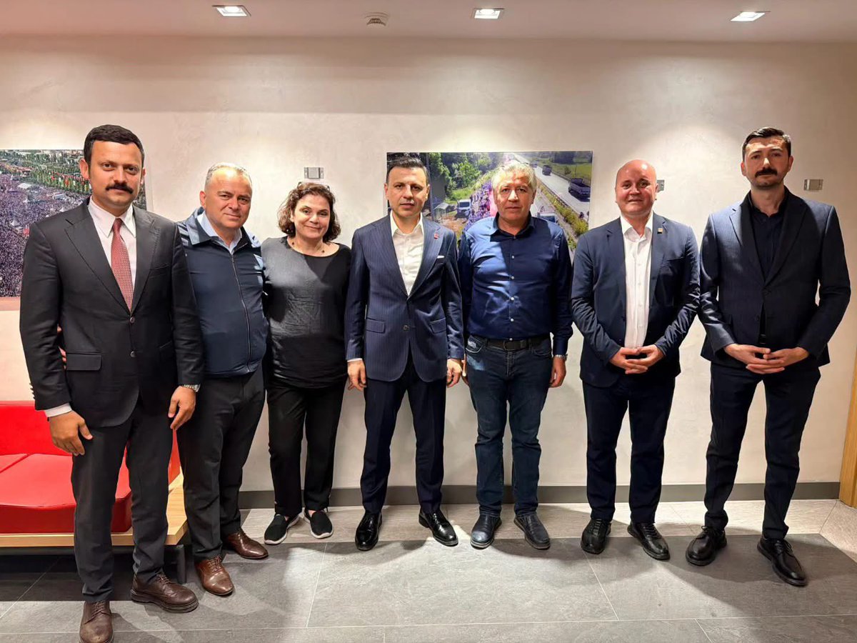 CHP_Basaksehir's tweet photo. SEÇİLMİŞ İSTANBUL İL BAŞKANIMIZ ÖZGÜR ÇELİK’TİR!

Dün alınan butlan ve kayyum kararları, örgütümüzün iradesini değiştiremez. 
İstanbul örgütünün seçilmiş İl Başkanı Özgür Çelik’tir. İrademiz nettir,
Milletin ve örgütün verdiği yetkiyi ancak millet ve örgüt geri alır. https://t.co/YOMzuGGnwq