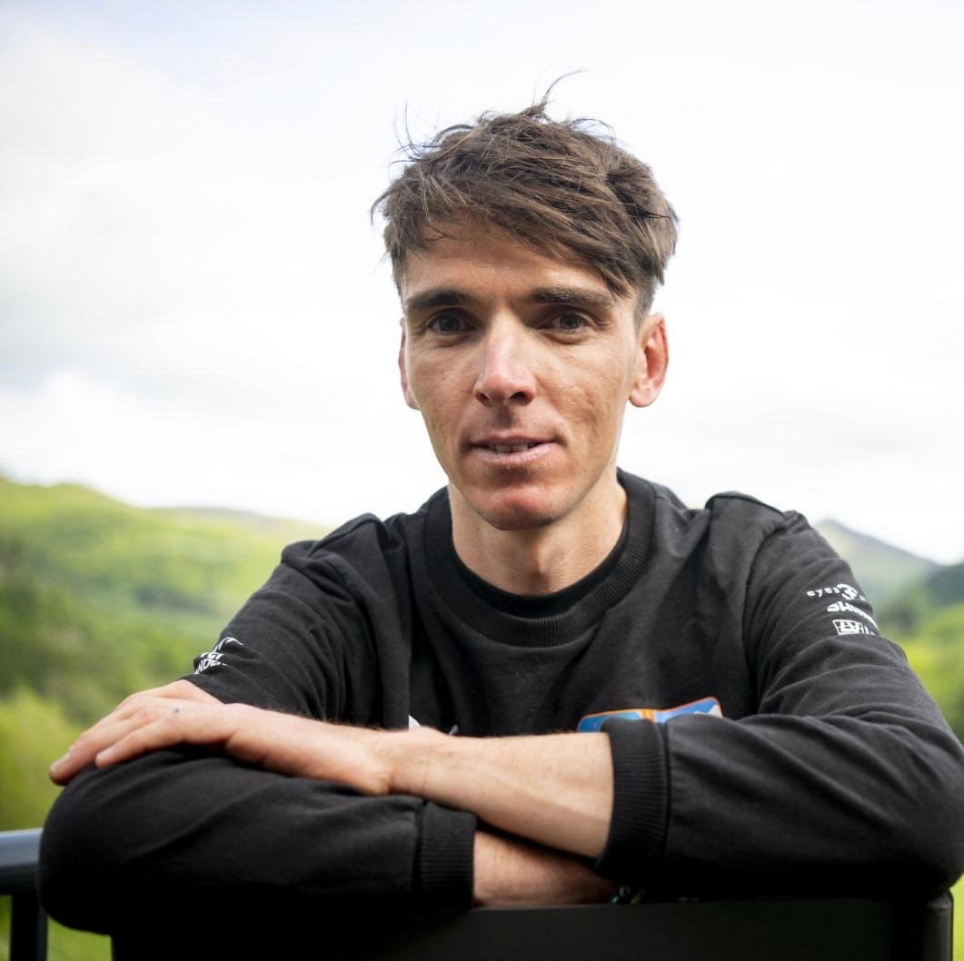 LeCyclismeFRA's tweet photo. 𝙍𝙊𝙈𝘼𝙄𝙉 𝘽𝘼𝙍𝘿𝙀𝙏 🇫🇷 𝙍𝙀𝙅𝙊𝙄𝙉𝘿𝙍𝘼 𝙊𝙁𝙁𝙄𝘾𝙄𝙀𝙇𝙇𝙀𝙈𝙀𝙉𝙏 𝘿𝙀́𝘾𝘼𝙏𝙃𝙇𝙊𝙉 𝘾𝙈𝘼-𝘾𝙂𝙈 🇫🇷𝙀𝙉 𝟮𝟬𝟮𝟳 🤩🔥

Le goat 🐐 deviendra Manager sportif au sein de la formation 👍 et sera surtout là pour épauler Paul Seixas 💎🤩

📸 : @lequipe https://t.co/FgwYR48VFL