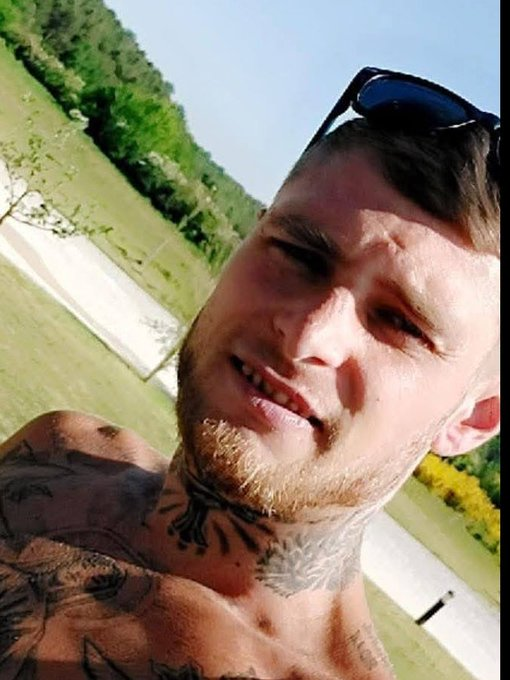 Raz_slasher's tweet photo. Who wants to breed this straight lad? #gay #daddy #bareback #anal #breeding https://t.co/e9H1rK3cjK