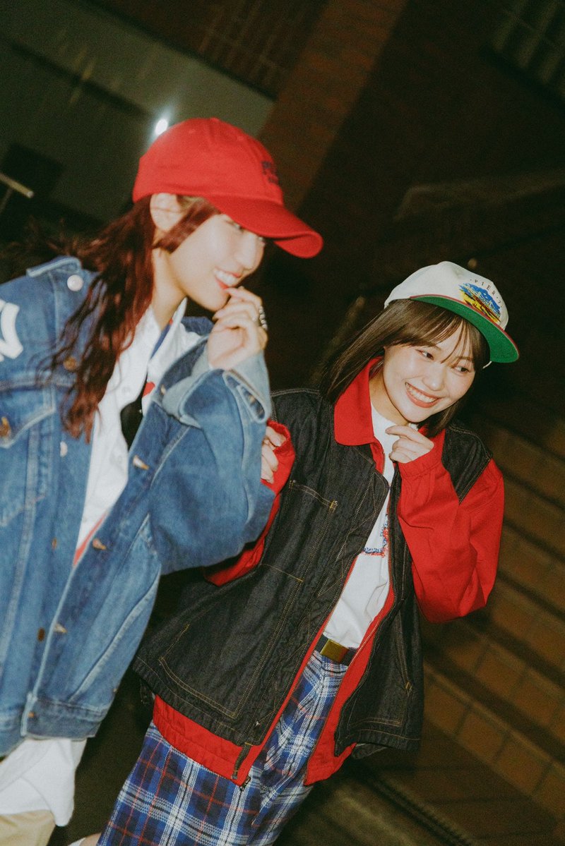 hynm's tweet photo. Juice＝Juiceの工藤由愛さんと松永里愛さんのおふたりに、メンズの服を使ったアメカジコーデにチャレンジしてもらいました！

限界突破のイメチェンを果たした"ゆめりあい"に見逃し厳禁のシャッターチャンス！? 

服を選んでいるところから撮影後のアフタートークまで、原宿で過ごした半日を余すことなくお届けします。

 ▼Juice＝Juice工藤由愛と松永里愛がメンズの服を着てみたら。〜MORE！ アメカジコーデ！〜

https://t.co/14JVJ3EEHK

@JuiceJuice_uf 

@BEAMS_JP 
@tokyo_cultuart 

#juicejuice #ジュースジュース #隙アモ #ハロプロ #beams #ビームス #フイナム #houyhnhnm