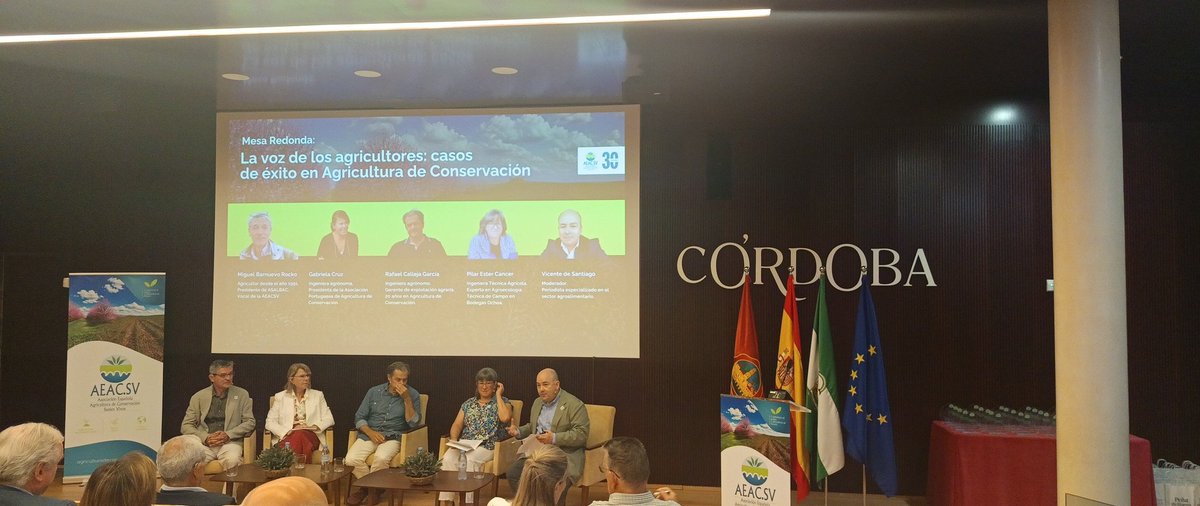 jlopezcol's tweet photo. 30º aniversario @AEACSV
"Mesa redonda de Casos de éxito"
Modera: @VdSComunicacion
Participan: 
Miguel Barnuevo, agricultor  Siembra Directa.
Gabriela Cruz. Presidenta @APOSOLO_PT
Rafael Calleja, director técnico en Hnos. Calleja CB
Pilar Cáncer. Técnica @bodegasochoa8a https://t.co/HF2xoE8s25