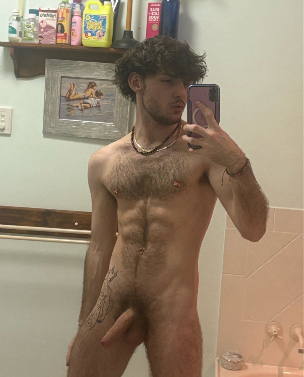 JayStarlightx's tweet photo. Soft hairy Italian cock https://t.co/lzzvAzXm8e