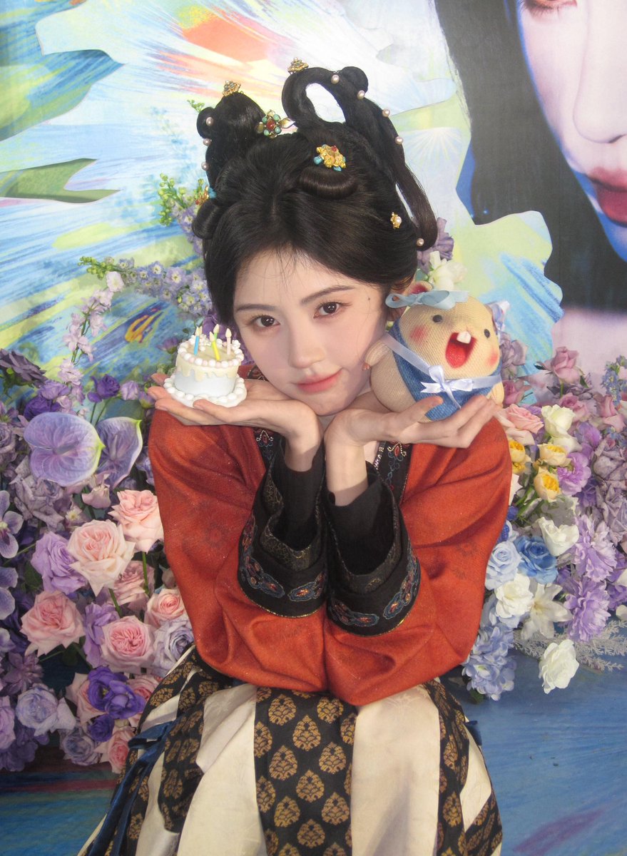 #HappyJuJingyiDay tweet media