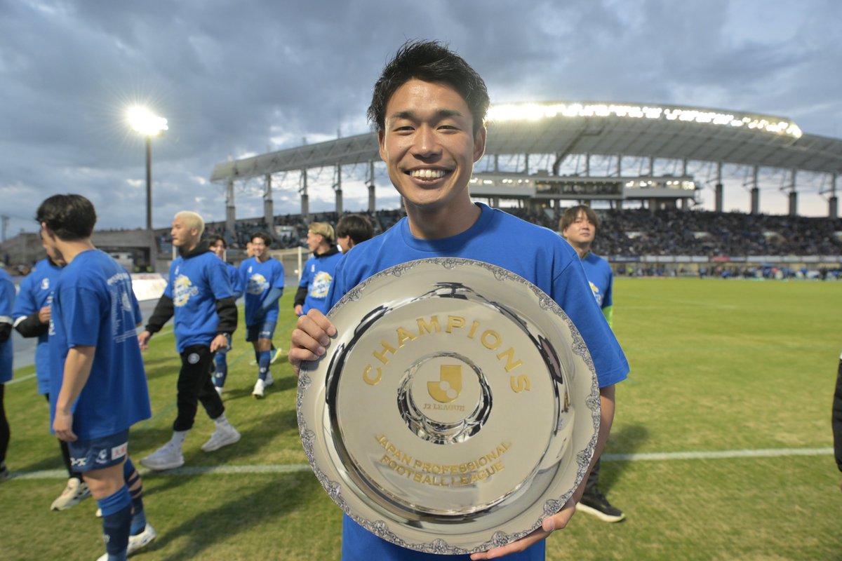 hollyhock_staff's tweet photo. 【粟飯原尚平選手 ブラウブリッツ秋田へ完全移籍のお知らせ】

この度、粟飯原尚平選手がブラウブリッツ秋田へ完全移籍することとなりましたので、お知らせいたします。

https://t.co/t2b3VNLYa4

#粟飯原尚平 @sssshohei0526
#水戸ホーリーホック https://t.co/MUzqxXnKqF