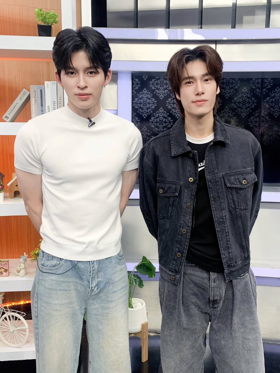 doublepjourney_'s tweet photo. Press Tour วันนี้หล่อถูกต้อง 
ยืนข้างกันแล้วใช่สุด ๆ ✨😍

📸 IG : jt_juntrue

PONDPHUWIN CONCERT PRESS

#PondPhuwinConcert
#ปอนด์ภูวินทร์ #PondPhuwin https://t.co/m1xYw1wiOr
