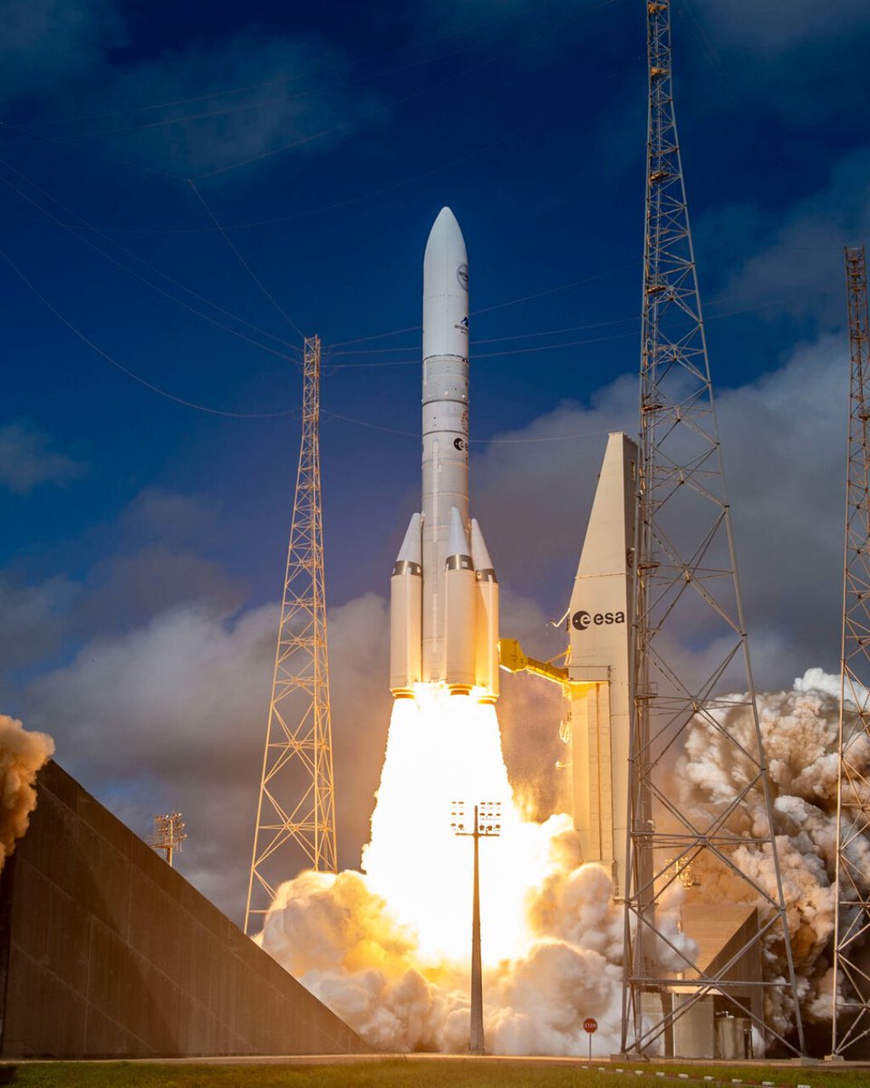 thespaceroad's tweet photo. Photos from Ariane 64 liftoff at Kourou carrying 36 Amazon Leo satellites. First flight of advanced P160C boosters on this record-heavy payload. 🚀
#Ariane6 #AmazonLeo #VA269 https://t.co/K1cnHSNeBM