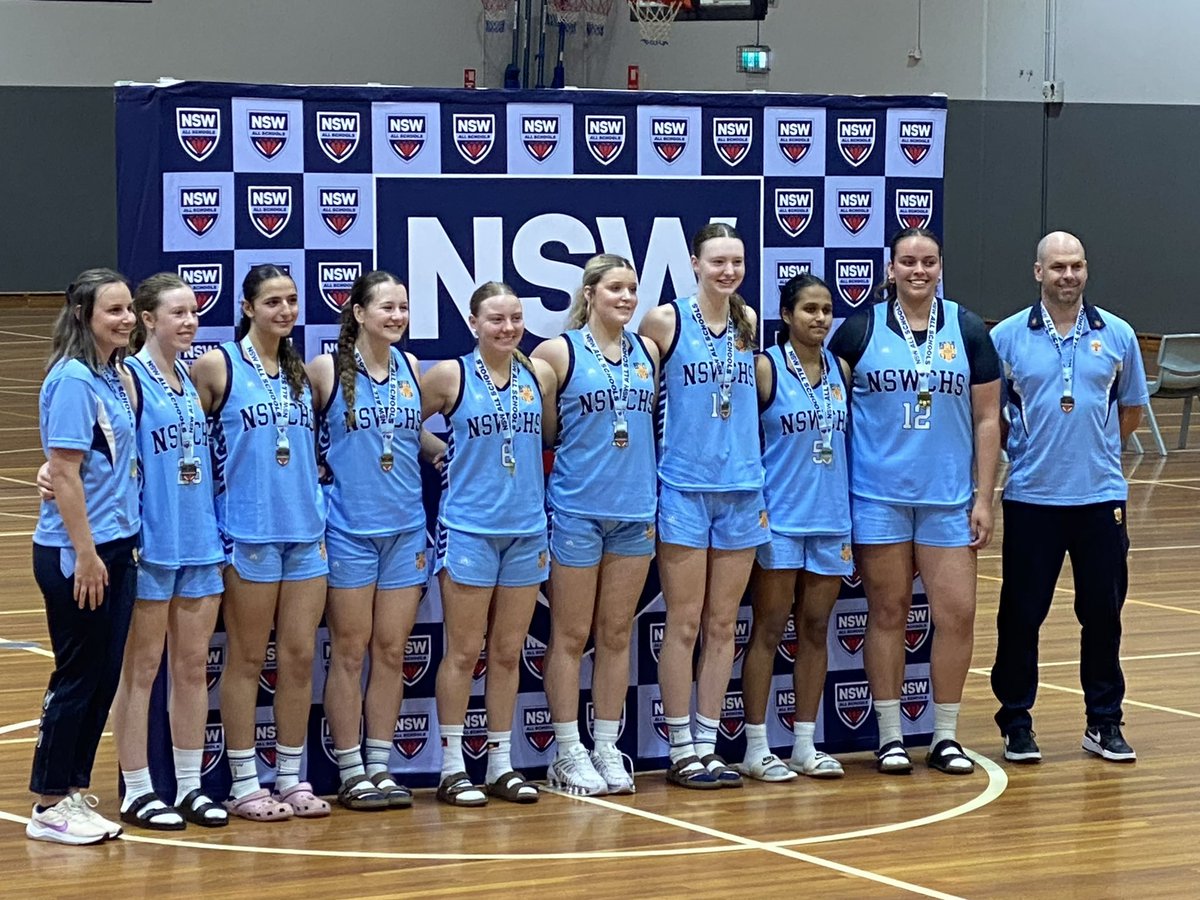 IzzyMorgan09's tweet photo. Competed at the NSW All Schools tri series tournament where we won gold 🥇
Also proud to be selected in the NSW All Schools opens state team #pointguard #highschoolstournament #classof2027 #internationalrecruit https://t.co/imOlqMVqJb