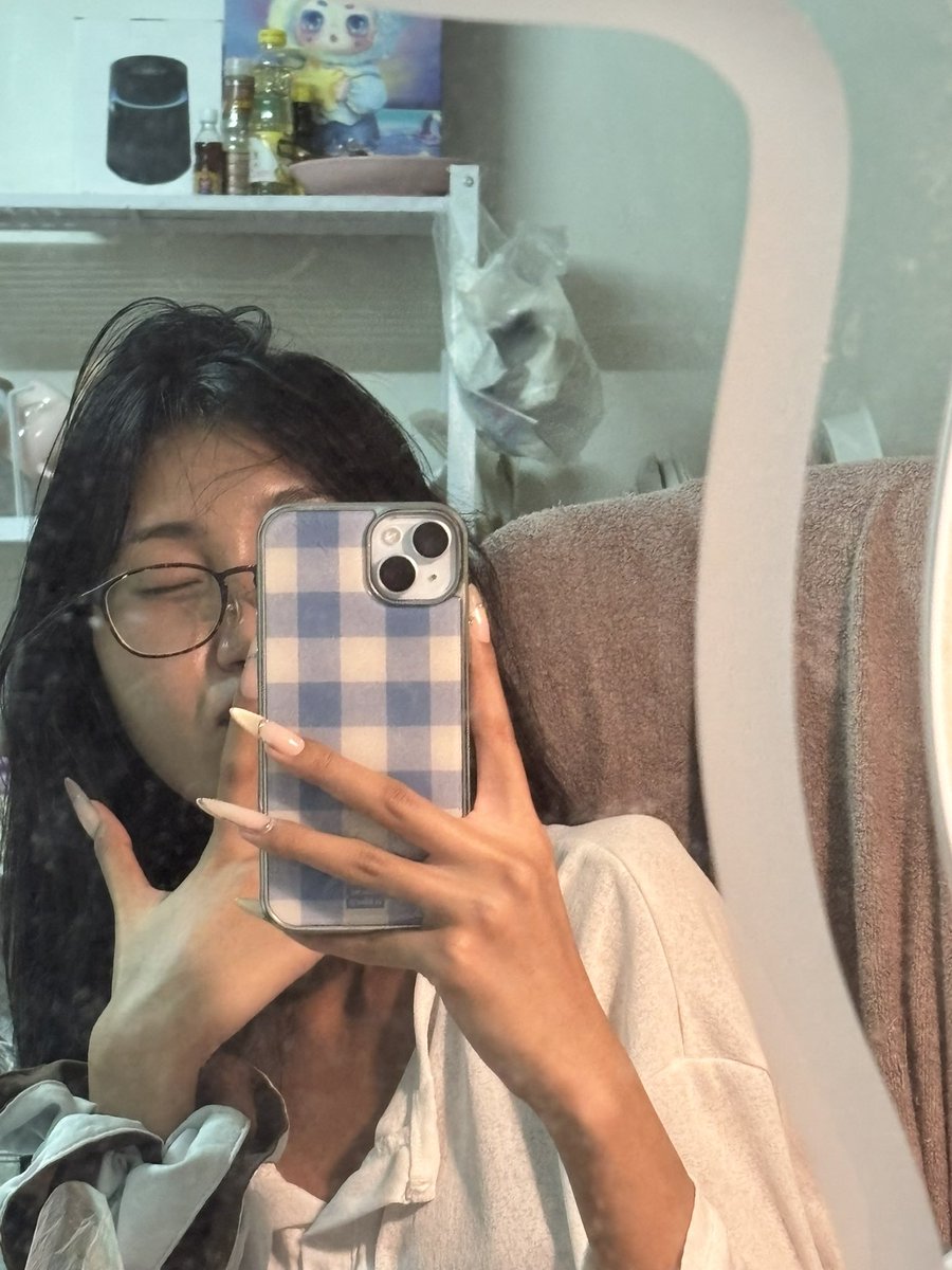 ARTmei2's tweet photo. The real one’s a total goof. 
#sgnsfw #sgxmm https://t.co/sQkzU38BHc