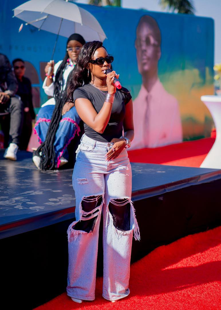 Myrahkay_ug tweet media