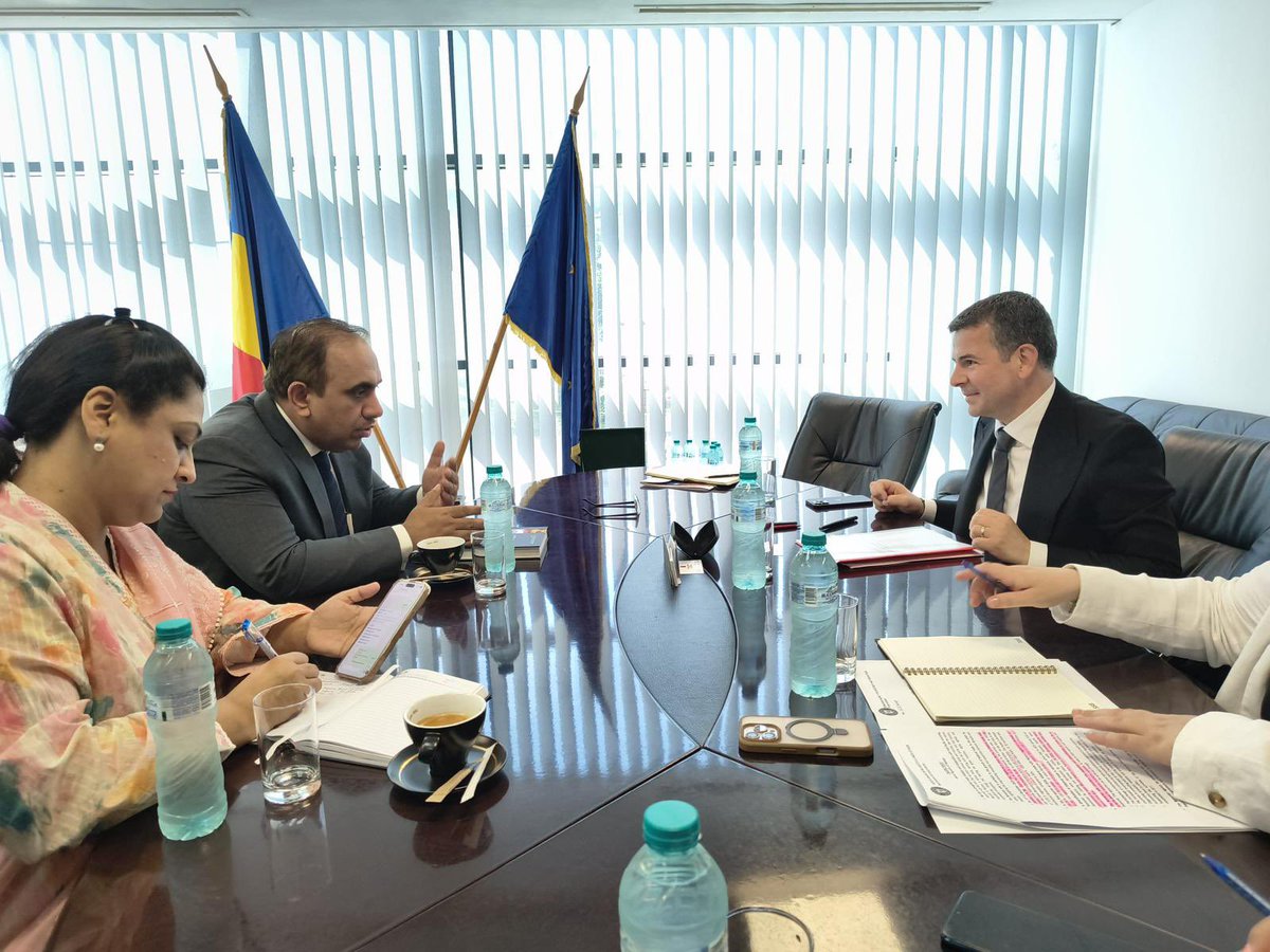 aricegovro's tweet photo. ARICE President Daniel Constantin welcomed H.E. Ilyas Mehmood Nizami, Ambassador of the Islamic Republic of Pakistan to Romania. Discussions focused on strengthening bilateral trade relations, expanding business cooperation and identifying new economic opportunities. #arice https://t.co/LexFfjIOD4