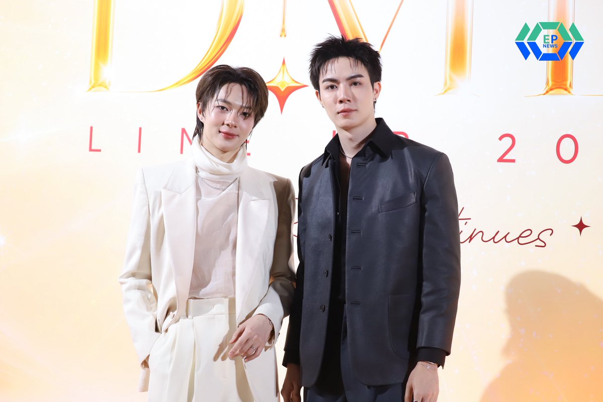 epnewsonline's tweet photo. "ซี - นุนิว" ร่วมเดิน GOLDEN AMBER CARPET ในงาน DMD LINE UP 2026 “𝗧𝗛𝗘 𝗥𝗜𝗦𝗘 𝗖𝗢𝗡𝗧𝗜𝗡𝗨𝗘𝗦” 

ZEENUNEW ERA ASCENDS
DMD THE RISE CONTINUES
#ZeePruk #NuNew 
#zeeNunew #ซีนุนิว
#DMDLINEUP2026 https://t.co/QhIv4OdR93