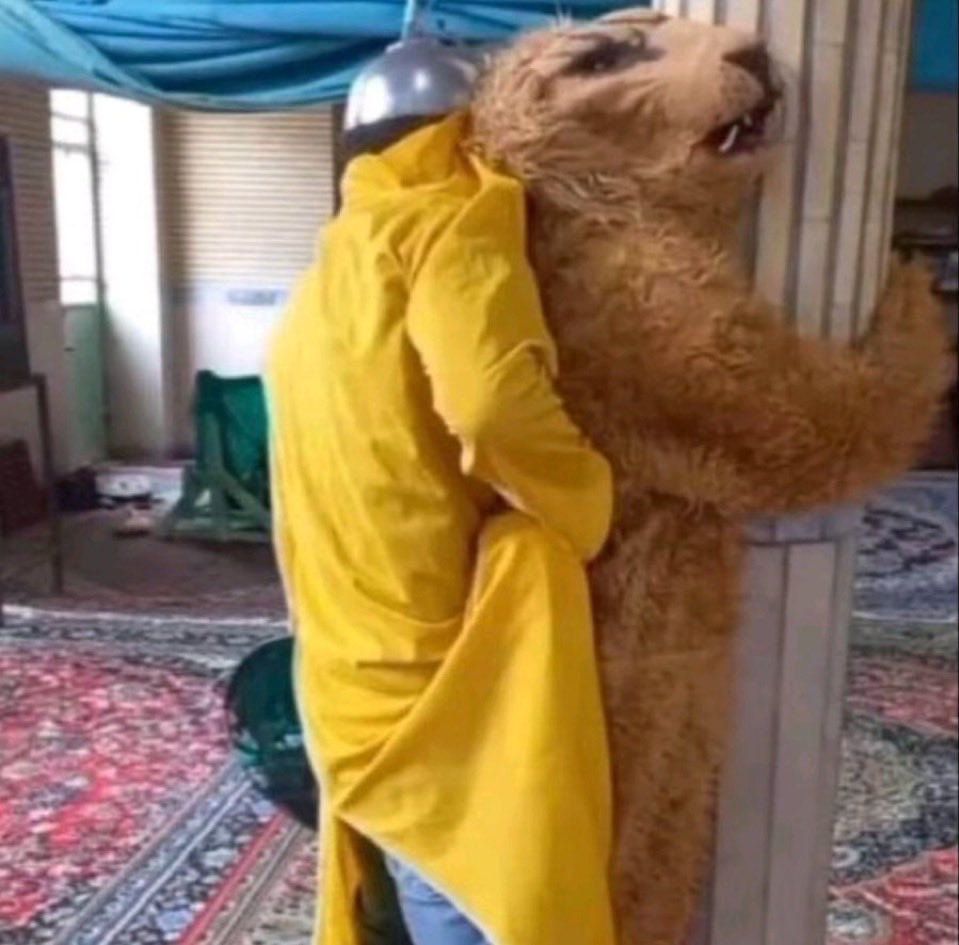 fuzannahar's tweet photo. @Avokadowson عن الخميني يجوز تلوط الاسد بعد الزيارة تبا https://t.co/xrp5ANRJaI