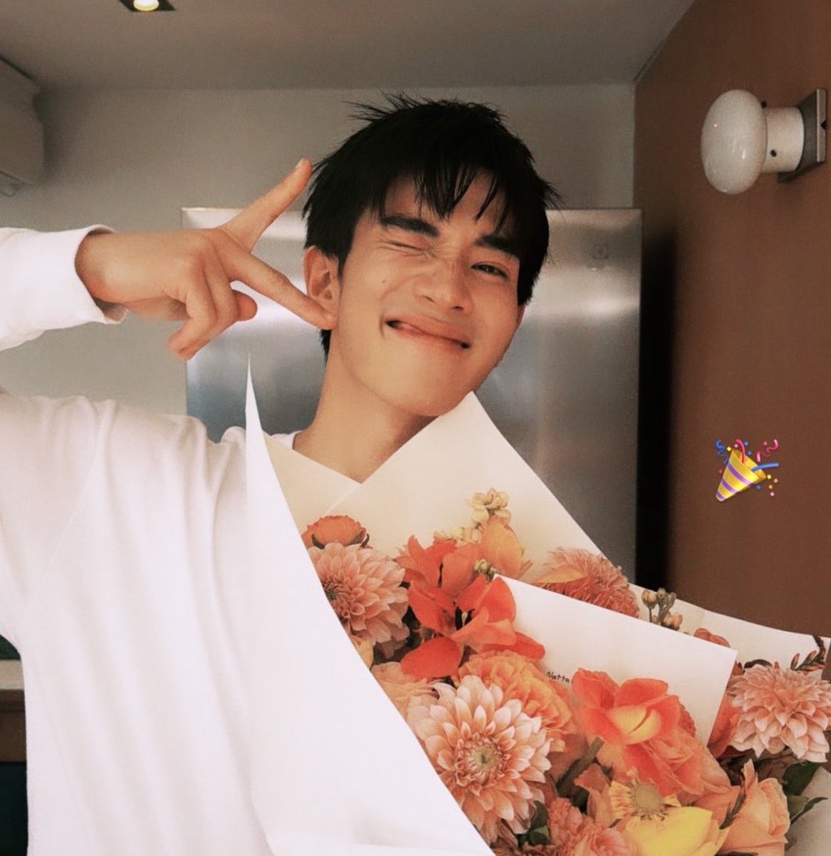 fourthcil's tweet photo. as pretty as the flowers https://t.co/4Ruu4b1guX