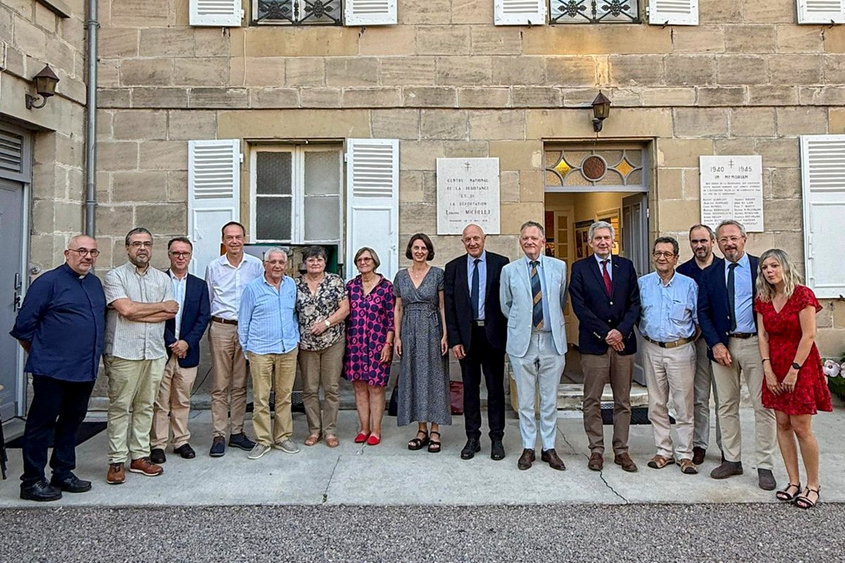 Prefet19's tweet photo. #EdmondMichelet | 🇫🇷  Hier, le préfet de la Corrèze, Vincent Berton, s'est rendu à Brive-la-Gaillarde à l'occasion des 50 ans du musée Edmond Michelet. 
Centre d'études consacré à la Résistance et à la Déportation, il constitue un lieu de transmission de la mémoire. https://t.co/76iEQObgmC