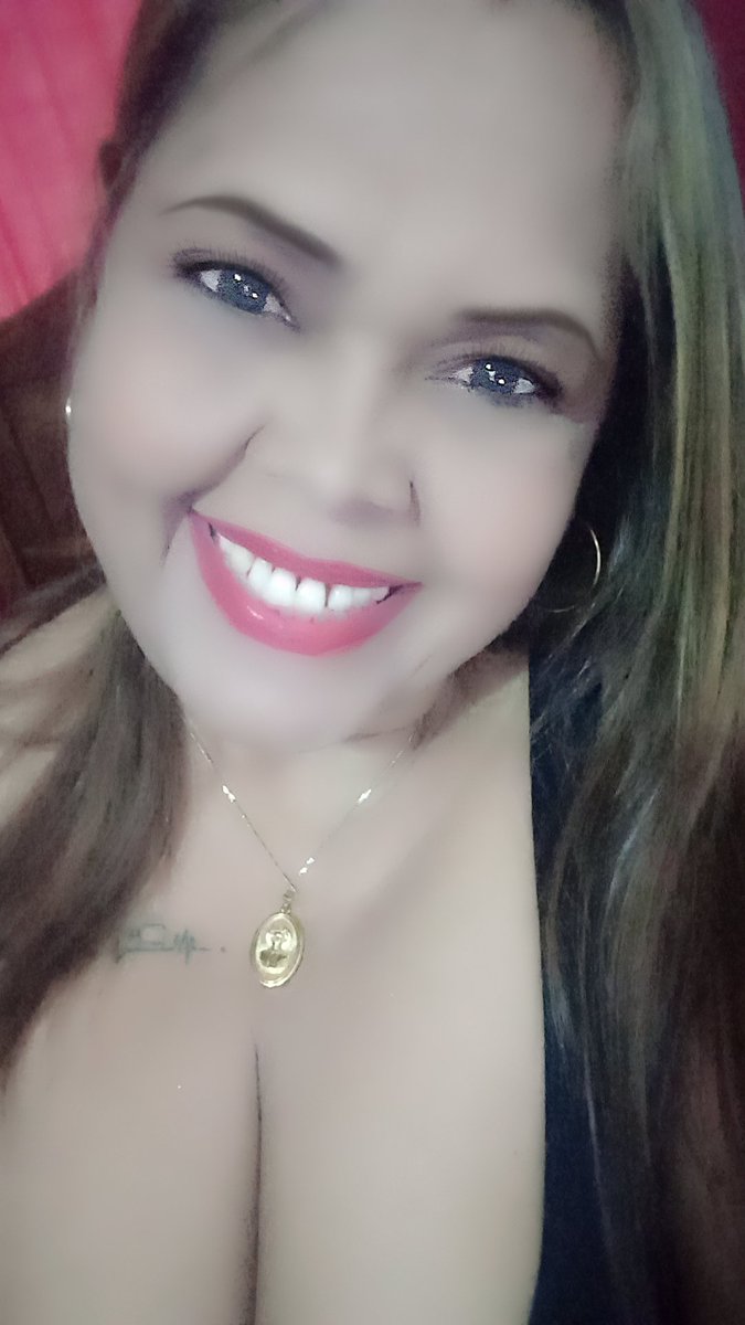 loly1_gil's tweet photo. Me rompieron las sombras, pero fue ahí donde descubrí que siempre fui luz.✨🌺 https://t.co/eE35xtEu1g