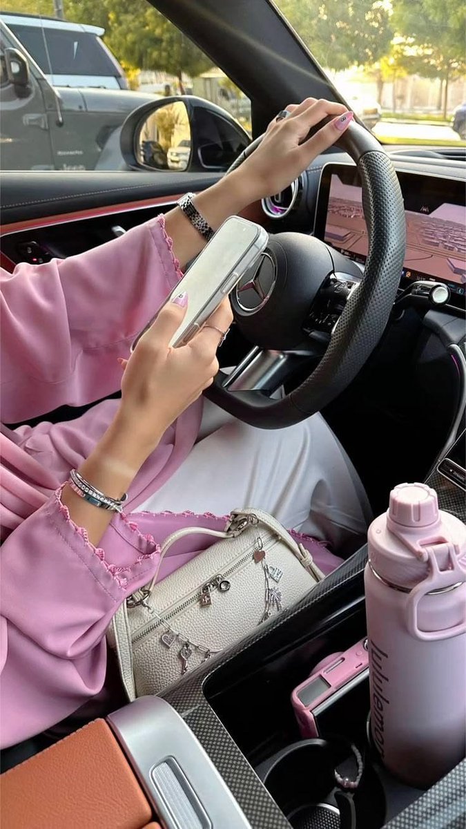 Ahlam_Albosaidi's tweet photo. القناعة ليست استسلاماً، بل صباح يشرق في القلب رغم كل العواصف.
#مساء_الخـير 
#مساء_الــود_والـــورد https://t.co/xKPrPW19fC