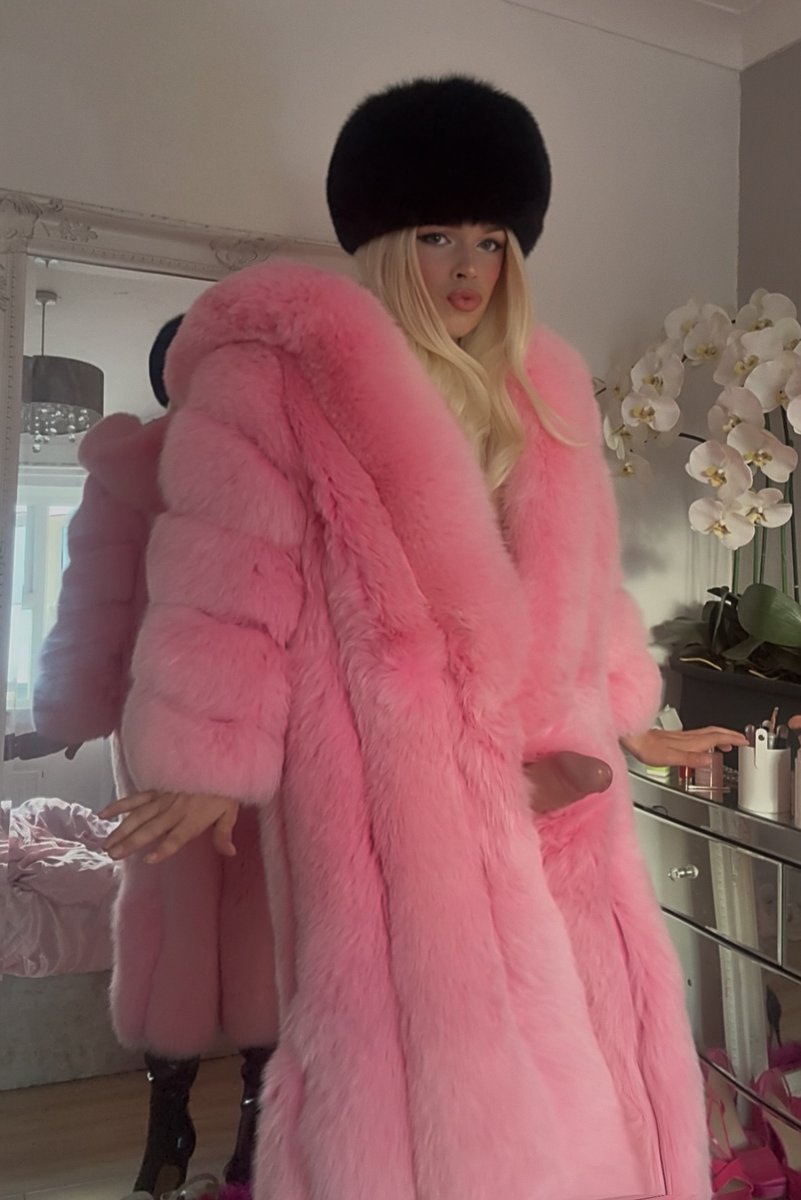 cruelfurgoddess's tweet photo. Get on your knees and serve this Barbie. NOW! 🍆💖👱‍♀️👅 https://t.co/DY8GqwEPhR