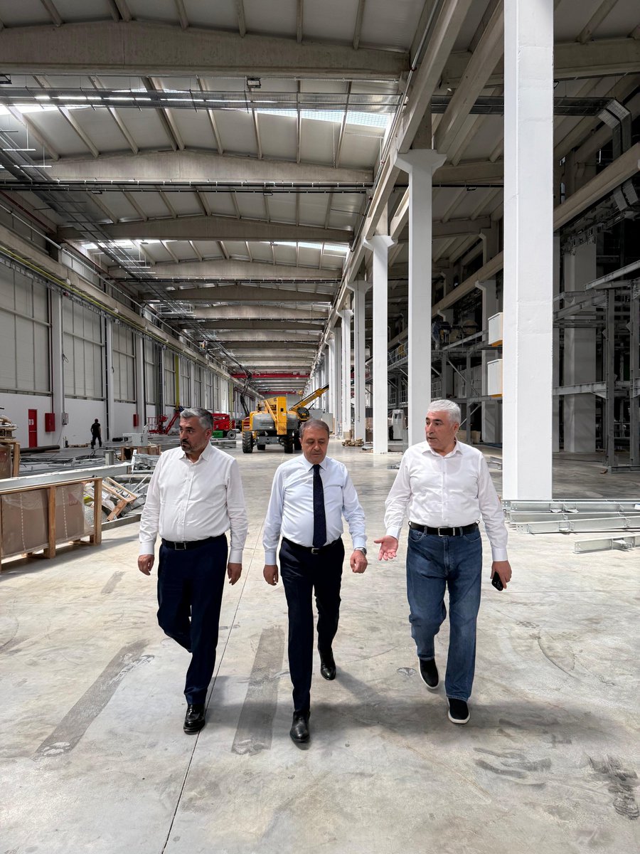 hasansildak's tweet photo. Bugün Ankara Sincan Organize Sanayi Bölgesinde faaliyet gösteren Astor Enerji İşletmesini ziyaret ederek kıymetli hemşehrilerimiz Astor Enerji A. Ş. Yönetim Kurulu Başkanı Feridun Geçgel ve Yönetim Kurulu Başkan Vekili Enver Geçgel ile birlikte tesiste incelemede bulunduk, üretim süreçleriyle ilgili bilgi aldık ve kuruluş aşamasındaki yeni üretim tesisinde yürütülen çalışmaları yerinde gördük. 

Alanında ülkemizin en büyük tesisi olan, üretim ve istihdama katkısıyla öne çıkan Astor Enerji’yi başarılı  çalışmalarından dolayı tebrik ediyor, nazik ev sahiplikleri için değerli sanayicilerimize teşekkür ediyorum.