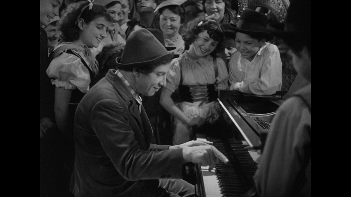 LogiLampadina's tweet photo. A Nigh at the Opera
1935, Sam Wood

bd-remux. https://t.co/qiFFbs8jE2 https://t.co/c01tmwcMOj