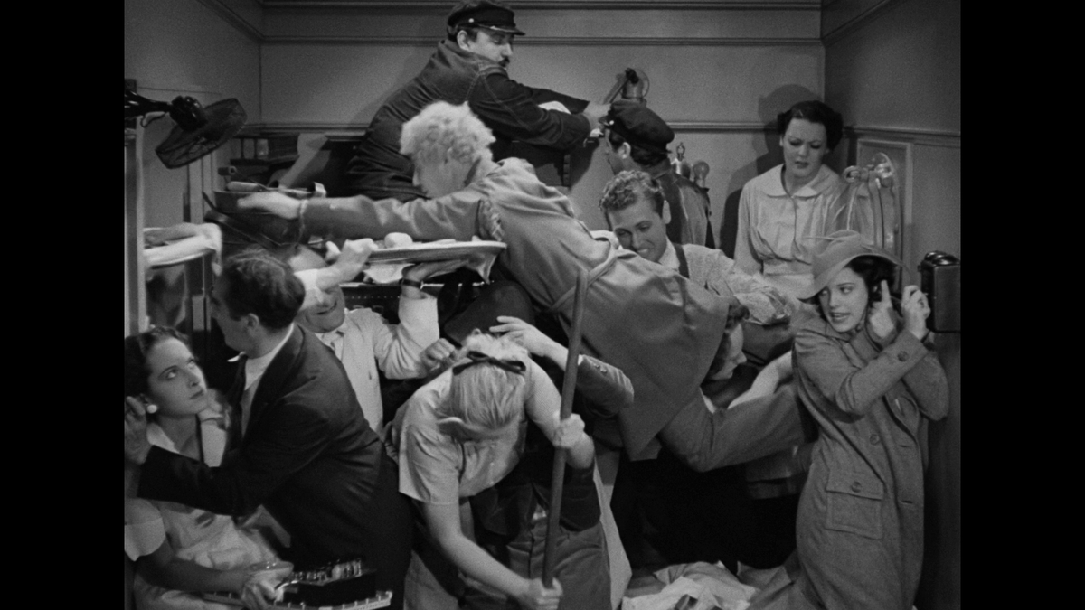 LogiLampadina's tweet photo. A Nigh at the Opera
1935, Sam Wood

bd-remux. https://t.co/qiFFbs8jE2 https://t.co/c01tmwcMOj