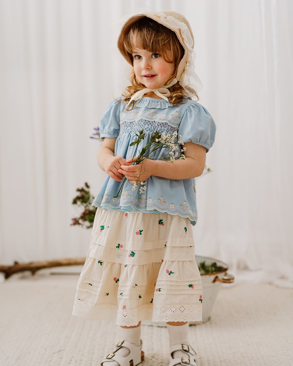 Happyology's tweet photo. Covered in roses, finished with pintucks. Pure prettiness. 🌹

#Happyology #KidsStyle #GirlsFashion https://t.co/mXmoKCIWpp