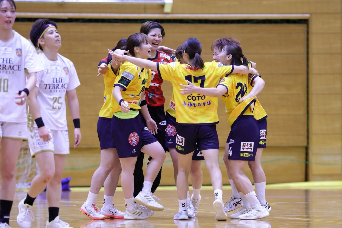 HC_nagoya's tweet photo. 📸𝑮𝑨𝑴𝑬 𝑨𝑹𝑪𝑯𝑰𝑽𝑬
￣￣￣￣￣￣￣￣￣￣
あの日の歓声、あの日の黄援。
もう一度、振り返ろう✨

🗓️2025.10.13
🟡HOME GAME
🆚ザ・テラスホテルズラティーダ琉球

🎥試合映像はこちら
🔗https://t.co/9DB84pZwvV

#HC名古屋 #ハンドボール
#HC名古屋アーカイブ2526 https://t.co/8RgwdoNMZt