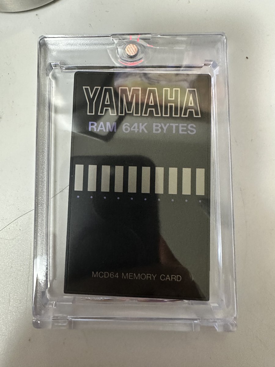 estel_bb's tweet photo. #YAMAHA 
#SY77
MCD64をどうやってしまうかをチャットGPTに聞いた所、カードゲーム用マグネットローダー180ptが丁度いいとの事だったので購入
厚さもピッタリでいい感じのケースになりました https://t.co/rI6HqOfJjz
