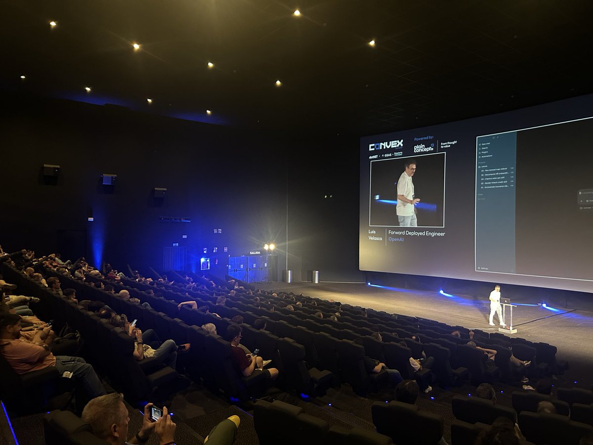 plainconcepts's tweet photo. El día 2 de #CONVEX26 ha comenzado con Chema Alonso sobre el impacto de la #IA en el presente y el futuro de la tecnología. 💥

Además, Luis Velasco, Xavier Pes y Eoin Woods comparten su visión sobre desarrollo agéntico, ciberseguridad y arquitectura tecnológica.👏🏼

¡Seguimos! 🤲🏼 https://t.co/dm2kKQuq60