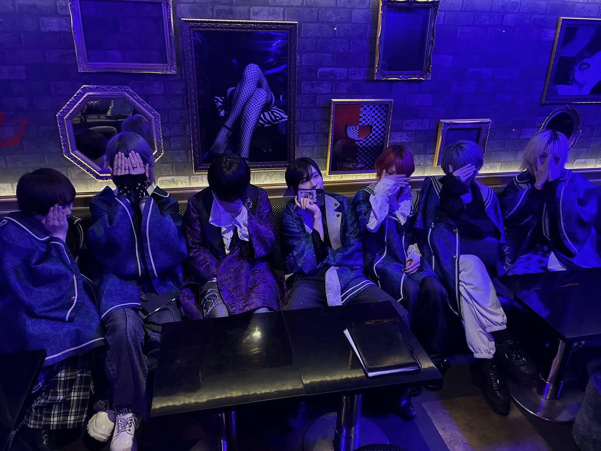 arcacross_cafe's tweet photo. 6/18(木)✝️19:00〜24:00

本日のキャスト🐦‍⬛
しゅう@syu_ture 
アヤセ🐉@arca_ayase 
いぶ✂️@xuouxeve
てるみ🦾@terumi_WHITE 
成瀬凛🧸@7ruse_r1n 
乃亜@n0ah__ox
伏黒🔥@0l1lx0_xy
りあ🎧@ria_aaa__

木曜日‼️お酒をモクモク飲みましょう😆

#アルカクロス #メンコン #コンカフェ #歌舞伎町 https://t.co/ikBwiPjHRo
