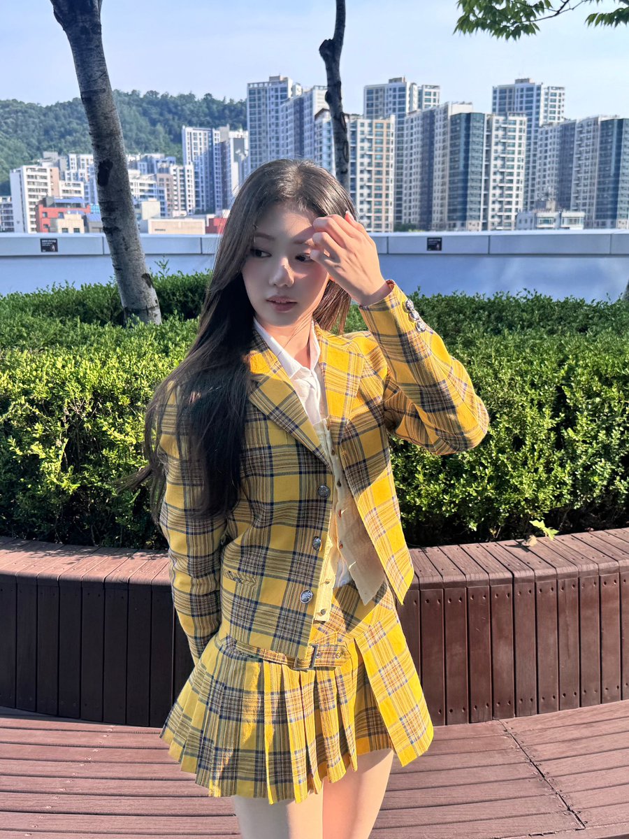 apple_rora's tweet photo. 로라 여친짤 왔다•••• https://t.co/Ips4tZq0R2