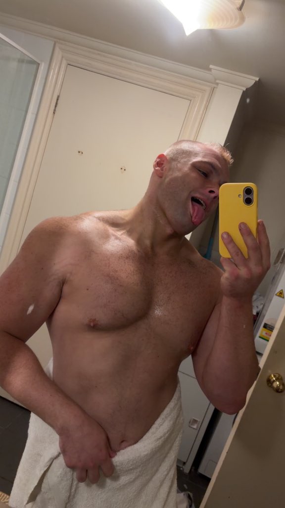 Blond Muscle Aussie tweet media