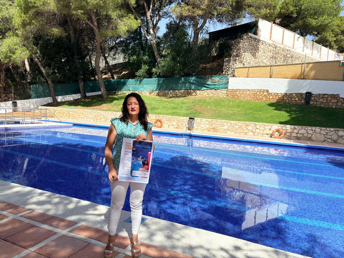 AytoMijas's tweet photo. #Deportes El Ayuntamiento de Mijas abre la piscina municipal al aire libre de Osunillas con clases de natación y autobuses gratuitos 

●  La instalación estará disponible del 19 de junio al 6 de septiembre

Más información en https://t.co/sulppObXIw https://t.co/onDUCdIeJf