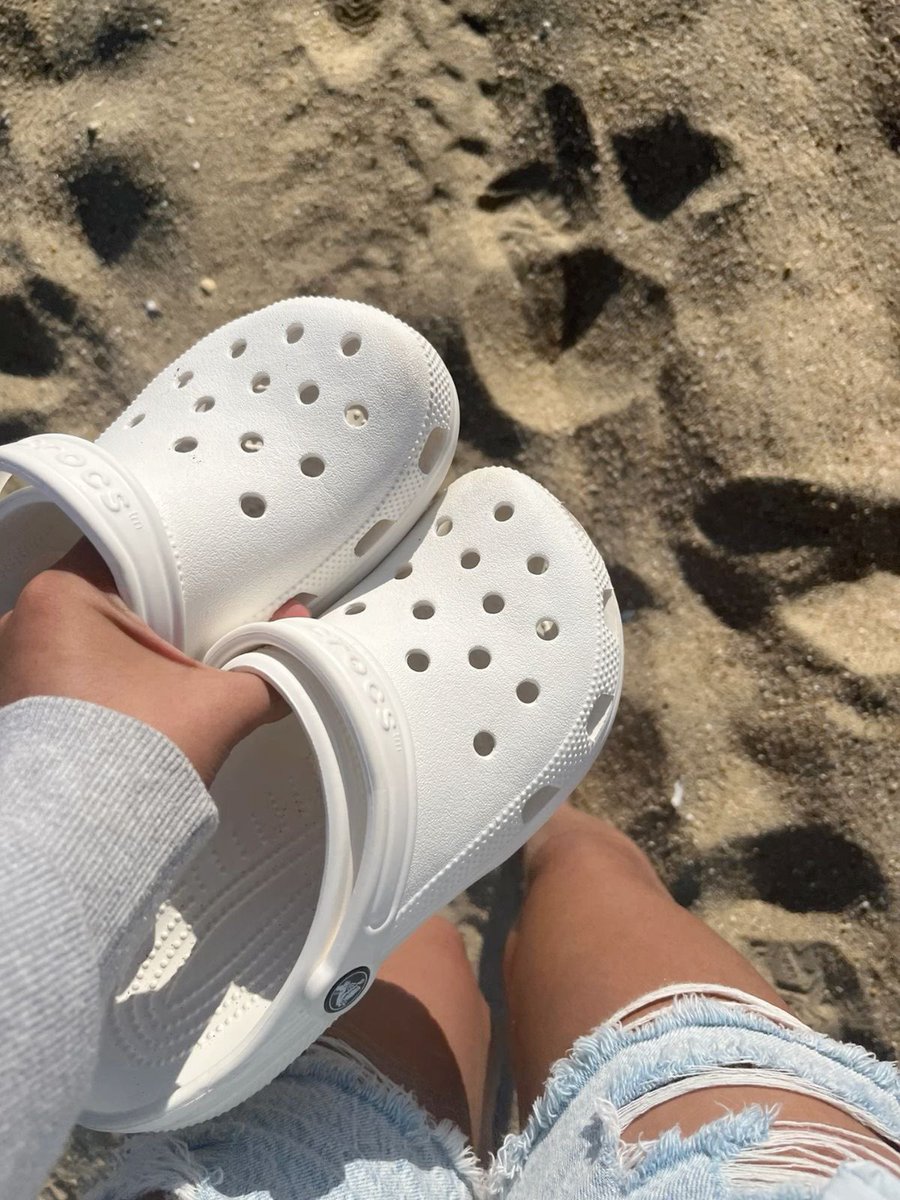 pre_adorable's tweet photo. (Pre)crocs classic ลด 50%🍨🩰✨

กลับมาลดแล้วว สี่สีเลยใครเล็งไว้ตำด่วนนน🩵ราคาลดเหลือ1,200.-(รับมัดจำ50%)
#พรีเกาหลี #crocs https://t.co/vEnxzvayjm