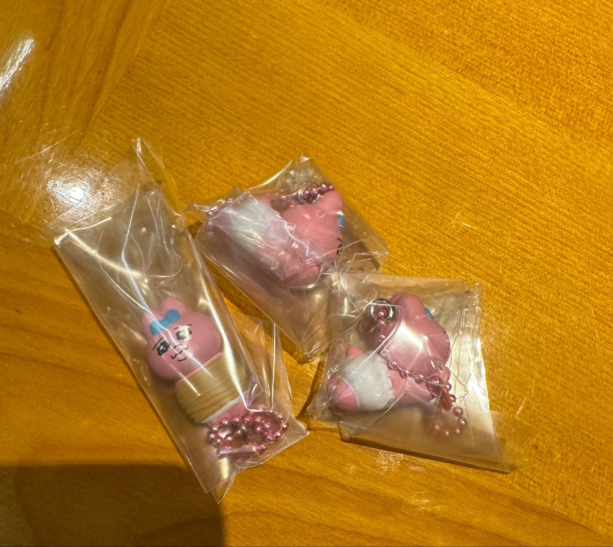 mentaipastaa's tweet photo. 【交換】 おぱんちゅうさぎ×んぽちゃむ
チョコがけビスケット

《譲》おぱんちゅうさぎ ねそべり×2 ピンチ

《求》ふとったちゃむ、シークレット>ねそべり>きみまろねそべり

郵送交換希望
出先の為IDなしですが交換決まりましたらID付き写真送らせていただきます。 https://t.co/OYzbDiMaaf