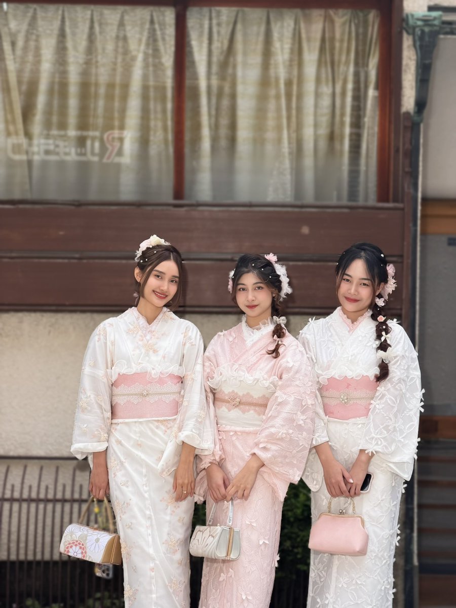 AareeyaMINT's tweet photo. Kimono with friends 👘 
#kimono #asakusa #japan #ชุดกิโมโน https://t.co/xgIlvvNMYQ