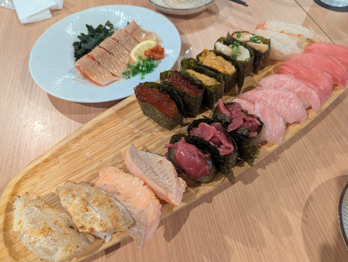 tomaya_driver's tweet photo. 嫁さまお気にお店でムシャムシャ🌸 https://t.co/bEYa72p401