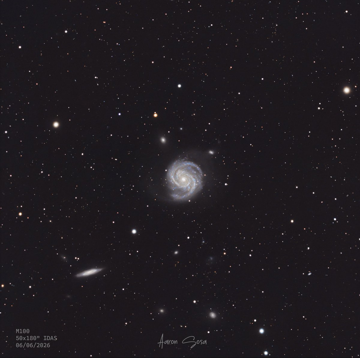 AaronSosa87's tweet photo. ⭐️ Messier 100 ⭐️ acompañada de sus galaxias satélites NGC 4323 y NGC 4328 , desde lo alto de Gran Canaria 📍
🎞️ 50 fotos de 180”
🔭 Telescopio TS OPTIC 125/1000
📸 Cámara ZWO 533 color
🪜 Montura Wave i150
@esa_es #cielosEsa #yourESA #zwo #optolong L-pro https://t.co/SOTDL1pclS
