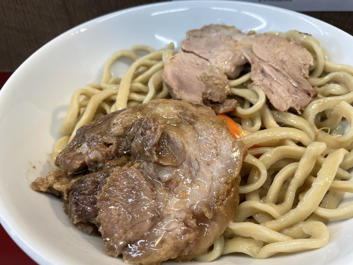 cowabungaJapan's tweet photo. 栃木県真岡市長田
ジラフ
THEつけ麺ver.U 大
生たまご
11:45待ち席2番
12:16着丼
トッピングコールは
ヤサイ・アブラ・ビネガ
冷たく〆たジラフの麺と
岩海苔香るUのつけ汁
塩味アブラって最強かい
#MATCHSTICKSPIT
最高ゴチした https://t.co/owQxXM0okt