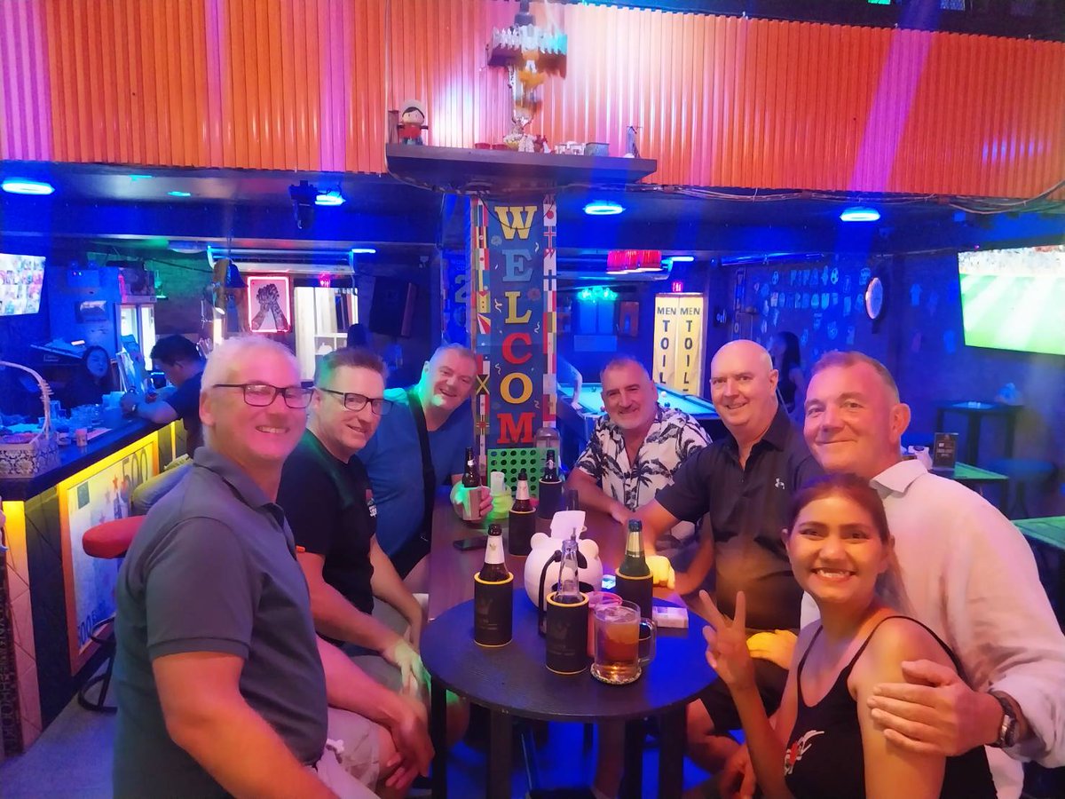 orangebarbkk's tweet photo. ⚽ The World Cup is the only time when everyone becomes a football expert overnight. 😂

Predictions, debates and last-minute goals...

That's why we love it.

🍊 Orange Bar Bangkok

#WorldCup2026 #FootballFans #BangkokNightlife #OrangeBarBangkok https://t.co/Dh9LJxPkKi