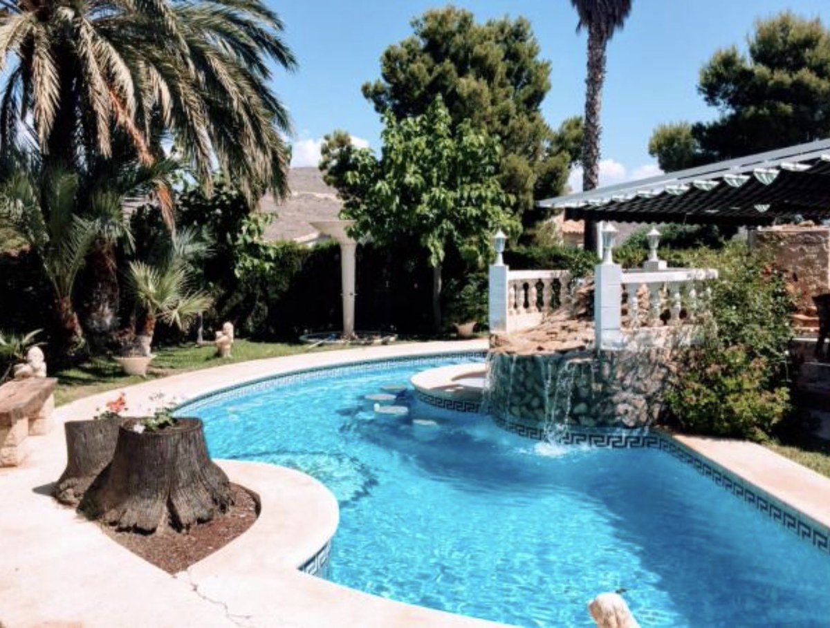 Holiday Rental Reviews tweet media