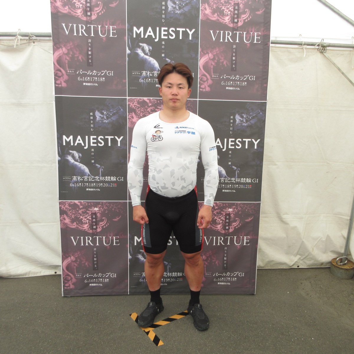 Fukui_Chubu's tweet photo. ＃岸和田競輪（ＧⅠ）
第77回 ＃高松宮記念杯競輪
白虎賞（12Ｒ）並び

⑤＃嘉永泰斗 ー①＃山田庸平 ー⑧＃山田英明
⑦＃寺崎浩平 ー②＃古性優作 
⑨＃取鳥雄吾 ー⑥＃柏野智典 
③＃犬伏湧也
④＃浅井康太

2走目は先行勝負で2着の寺崎。
「出切ってから物足りない感じはあったけど、戦える状態。しっかり決勝を見据えて走りたい」。