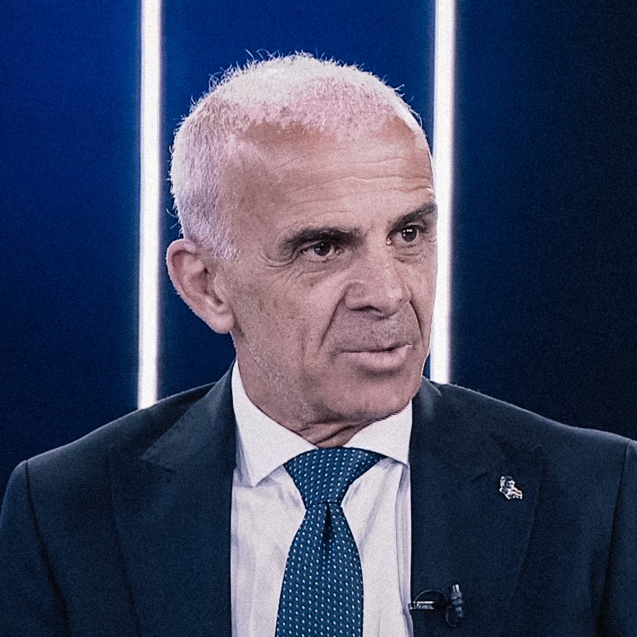 tribundergi's tweet photo. Fenerbahçe'de Oğuz Çetin de Futbol Direktörü (Sportif Direktör) görevine getirildi.