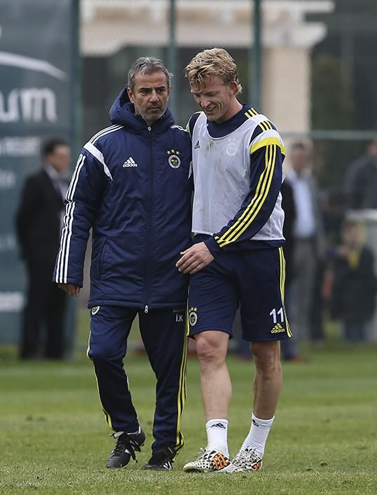 berkegultekin_'s tweet photo. İsmail Kartal 🫱🏽‍🫲🏼Dirk Kuyt

Yeniden bir araya geliyorlar... https://t.co/4kAV0cP6iv