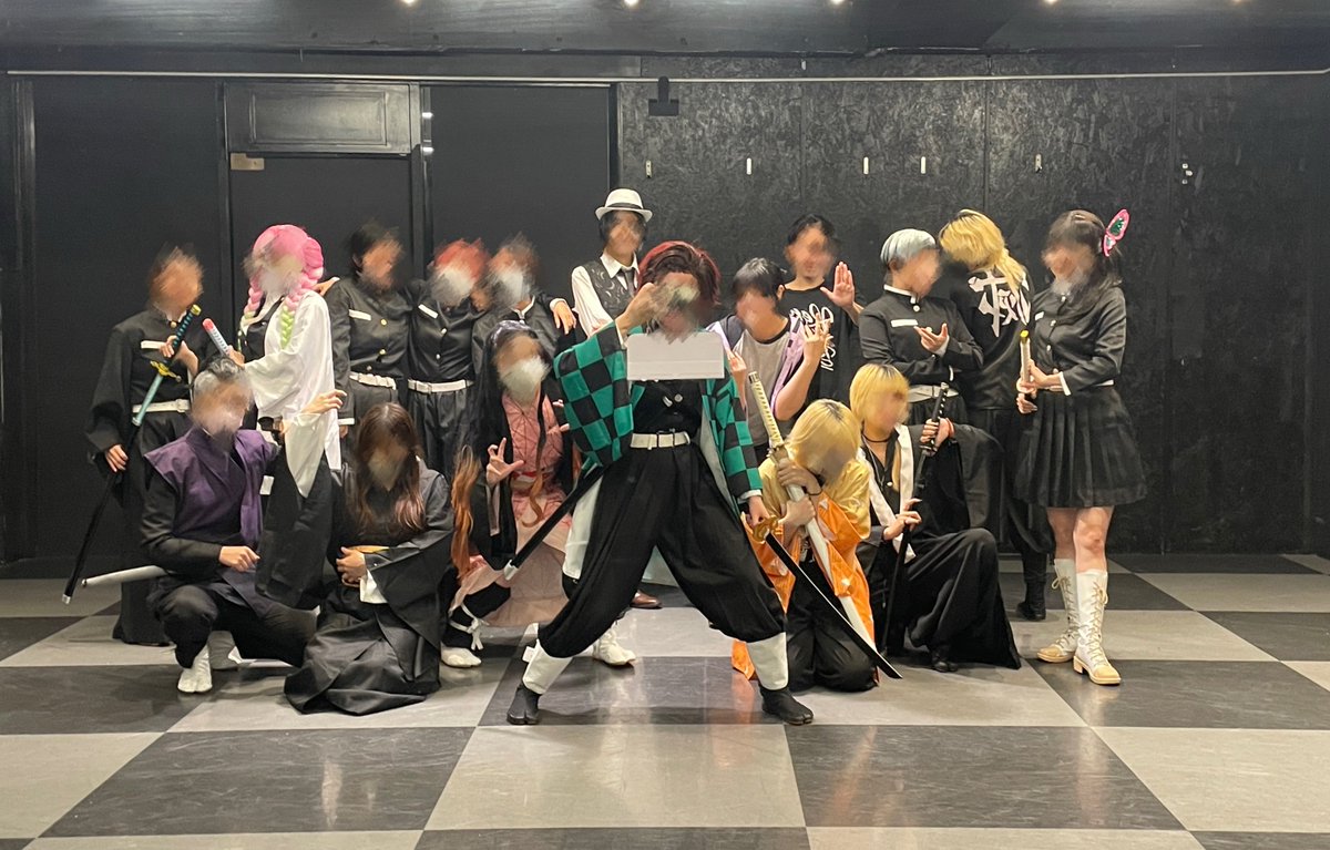 kagetu_rei_0's tweet photo. 大阪の‼️鬼滅大型〜！！！！！
撮影もうすぐだよ〜😁数年分の鬼滅愛を込めて追い込んでいってるよ✌️

#大阪の刃_無限城編 https://t.co/4JDsS02Jn5