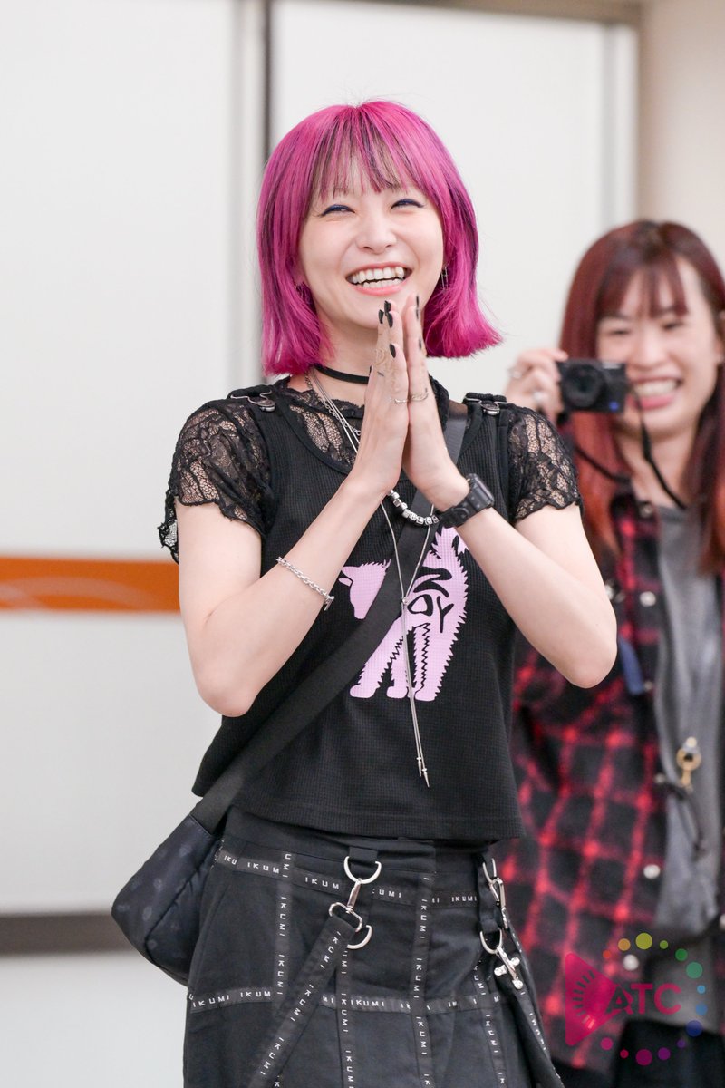 ATCTPE's tweet photo. LiSA in 台北松山空港
LiSAさんにとって初となる台北アリーナ公演が、いよいよ明日から2日間にわたり開催されます。
空港では熱狂的なファンの方々が、心のこもった温かいお出迎えでLiSAさんを大歓迎しました!
@LiSA_OLiVE #LiSA15th #LiSA_LACEUP #LiSA_YES https://t.co/mghH1mL7Cy